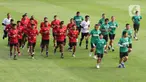Sejumlah pemain timnas U-23 mengikuti sesi latihan di Lapangan A, Senayan, Jakarta, Kamis (10/8/2023). (Liputan6.com/Herman Zakharia)
