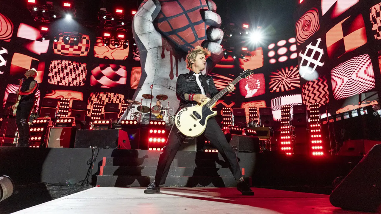 Green Day tampil di Coachella 2025. (Amy Harris/Invision/AP)