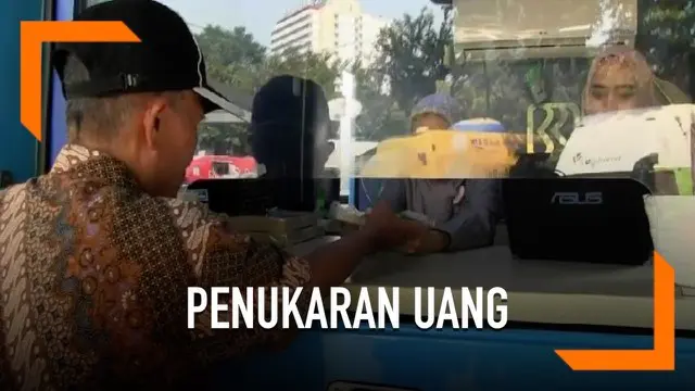 VIDEO: Warga Serbu Layanan Penukaran Uang Baru di Monas