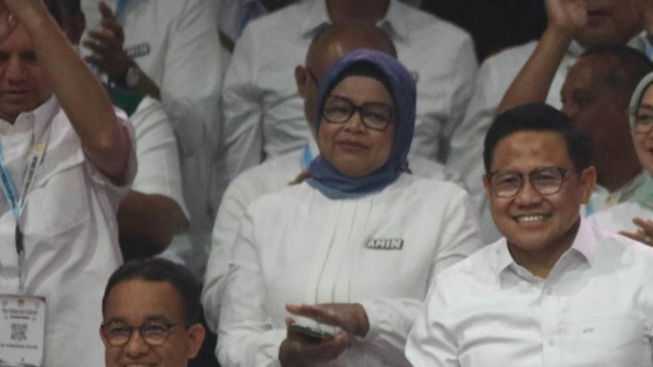 Peluk Erat Cak Imin di Debat Cawapres, Anies: Bangga, Kita Kan Brother