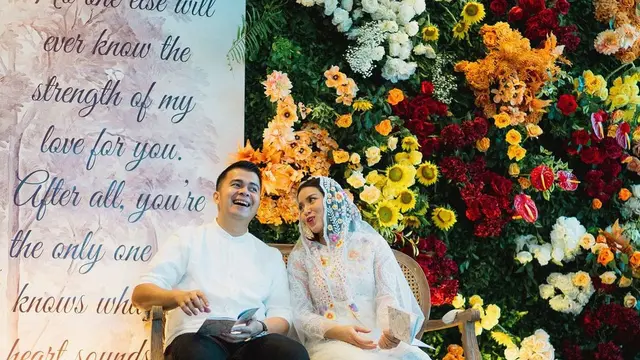 Rosiana Dewi dan Handika Pratama gelar tasyakuran kehamilan dan gender reveal