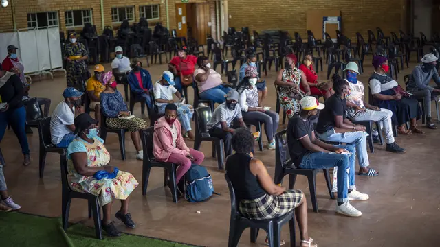 Melihat Warga Afrika Selatan Jalani Vaksinasi COVID-19
