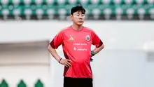 Shin Tae-yong memimpin latihan Persija Jakarta di Stadion Segiri, Samarinda, Jumat (4/9/2026). (Dok. Persija)