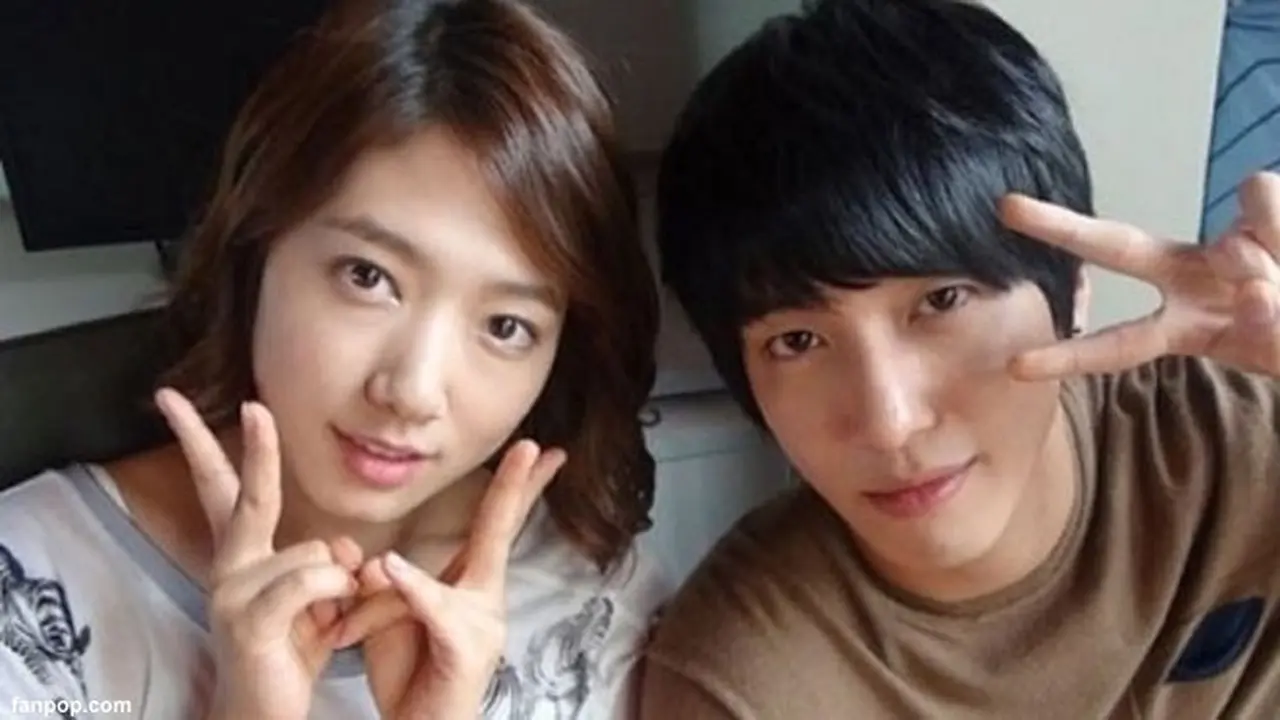 park-shin-hye-dan-jung-yong-hwa-130128b.