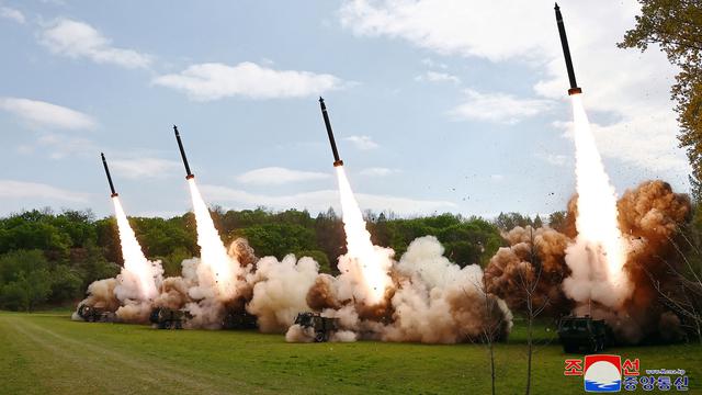 Kim Jong Un Awasi Latihan Serangan Balik Nuklir