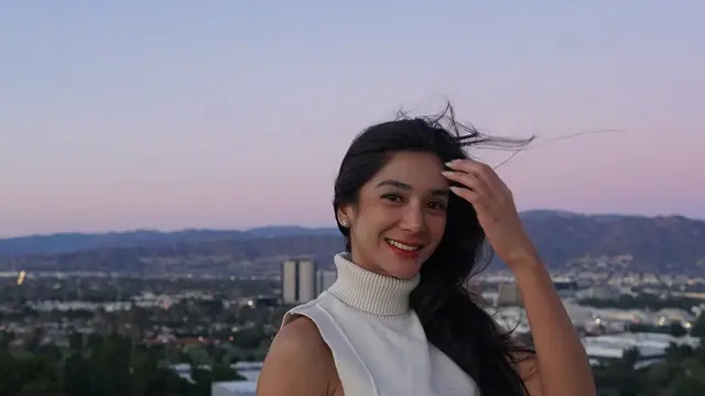 Auranya Makin Menjadi-Jadi, 5 Pesona Fanny Ghassani Tampil Menawan dengan Busana Serba Putih (credit: instagram/fannyghassani)