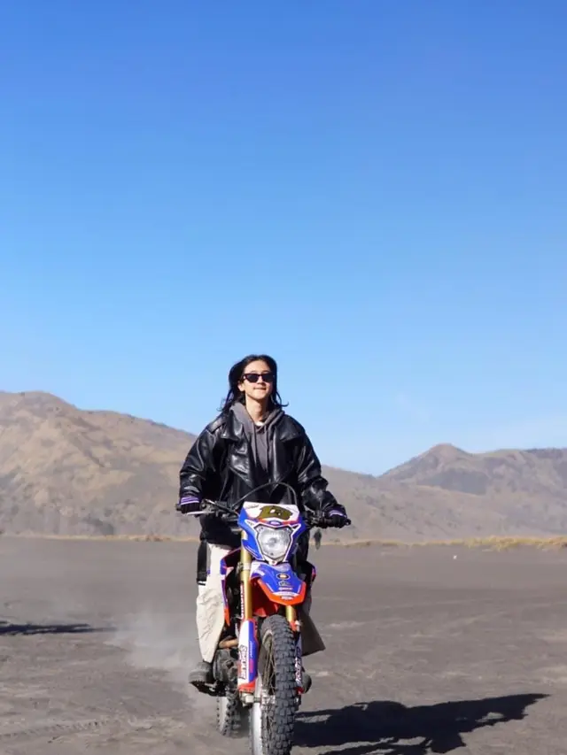 Keisya Levronka Unggah 7 Potret Keseruan Naik Motor Trail