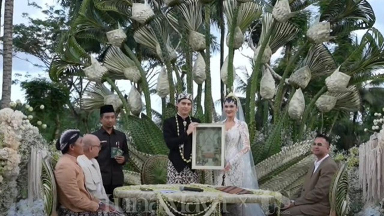 Sah! Maxime Bouttier Resmi Persunting Luna Maya dengan Mahar Emas Batangan dan Uang Tunai USD2.025