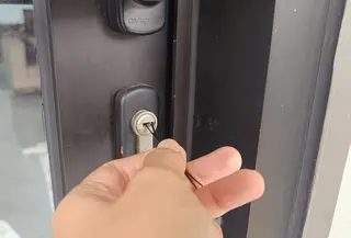 Ilustrasi pencurian (Nila Chrisna).