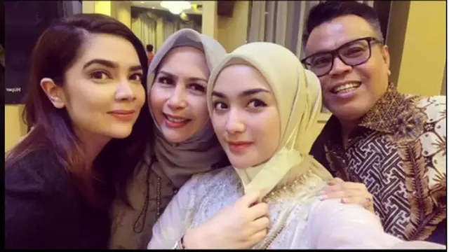 6 Momen Reuni Pemain Tukang Bubur Naik Haji di Pernikahan Adam Rama
