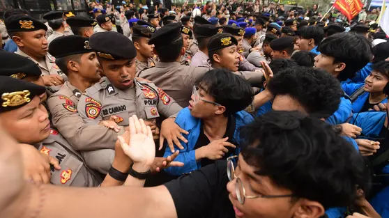 Aksi Mahasiswa di Thamrin Berujung Kericuhan