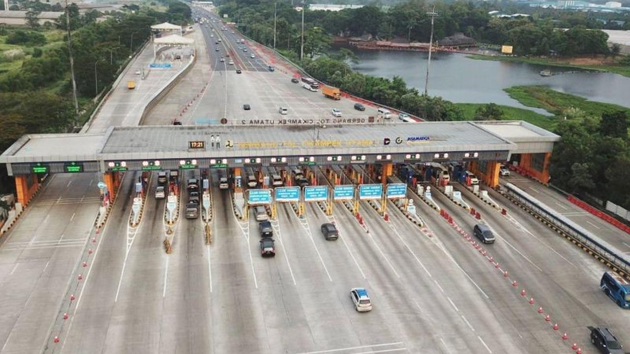 Volume Kendaraan di GT Jasamarga Cikampek Utama Melonjak Saat Libur Panjang
