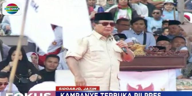 Prabowo Terharu Diberi Uang Sumbangan Spontan dari Pendukungnya di Sidoarjo