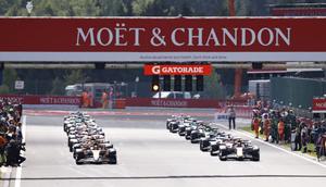 Para pembalap bersiap memulai putaran pemanasan sebelum Sprint Race Grand Prix Formula Satu Belgia di sirkuit Spa-Francorchamps, Spa, pada 26 Juli 2025. (SIMON WOHLFAHRT/AFP)