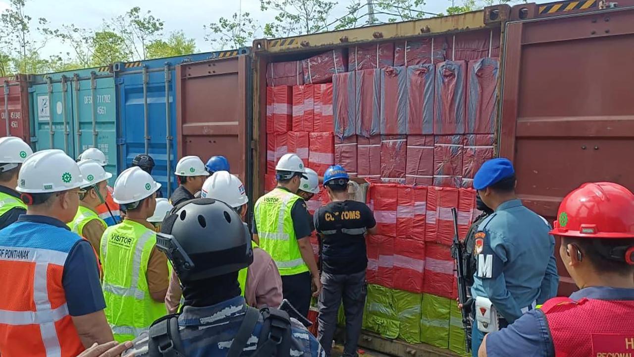 Penyelundupan Rokok Ilegal Asal Kamboja Digagalkan di Pelabuhan Dwikora Pontianak