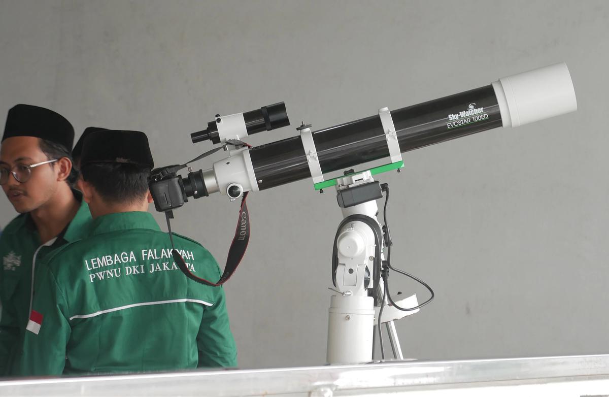 FOTO: Hilal Belum Terlihat di Langit Jakarta Saat Rukyatul Hilal Awal Ramadhan 1447 H