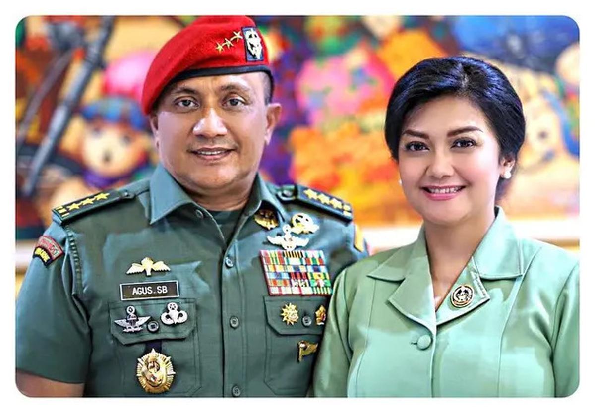 6 Potret Lawas Bella Saphira saat Pakai Seragam Ibu Persit, Elegan dan Berwibawa