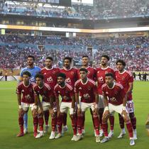Tim Al Ahly berpose untuk foto grup sebelum pertandingan sepak bola Grup A Piala Dunia Antarklub antara Al Ahly dan Inter Miami di Miami, Florida, Sabtu, 14 Juni 2025. (AP Photo/Rebecca Blackwell)