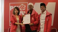 Pelapor buni Yanidan Jonru Ginting, Muannas Alaidid (tengah) maju menjadi calon legislatif (Caleg) DPR RI dari Partai Solidaritas Indonesia (PSI). (Istimewa)