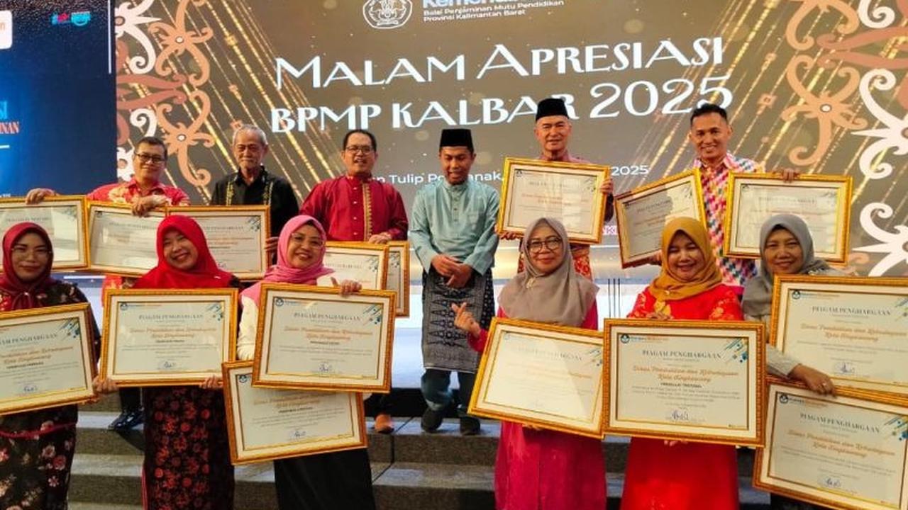 Pemkot Singkawang Raih 16 Penghargaan, Sukses Implementasikan Delapan Prioritas Pendidikan
