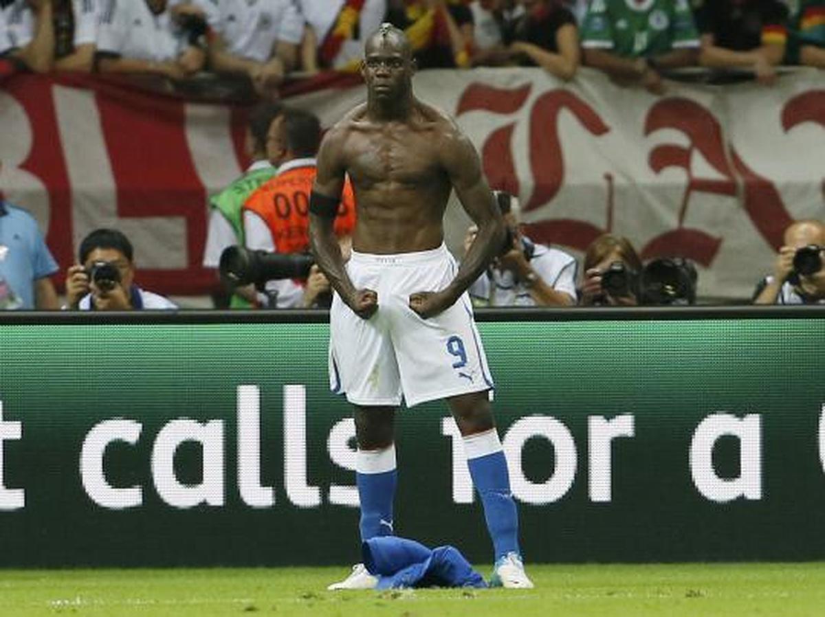 Gol Balotelli hentikan laju Jerman ke final