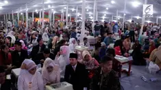 Pemprov DKI menggelar acara pernikahan massal untuk menyambut pergantian tahun. Acara ini diikuti oleh ratusan pasangan dari berbagai penjuru Jakarta.
