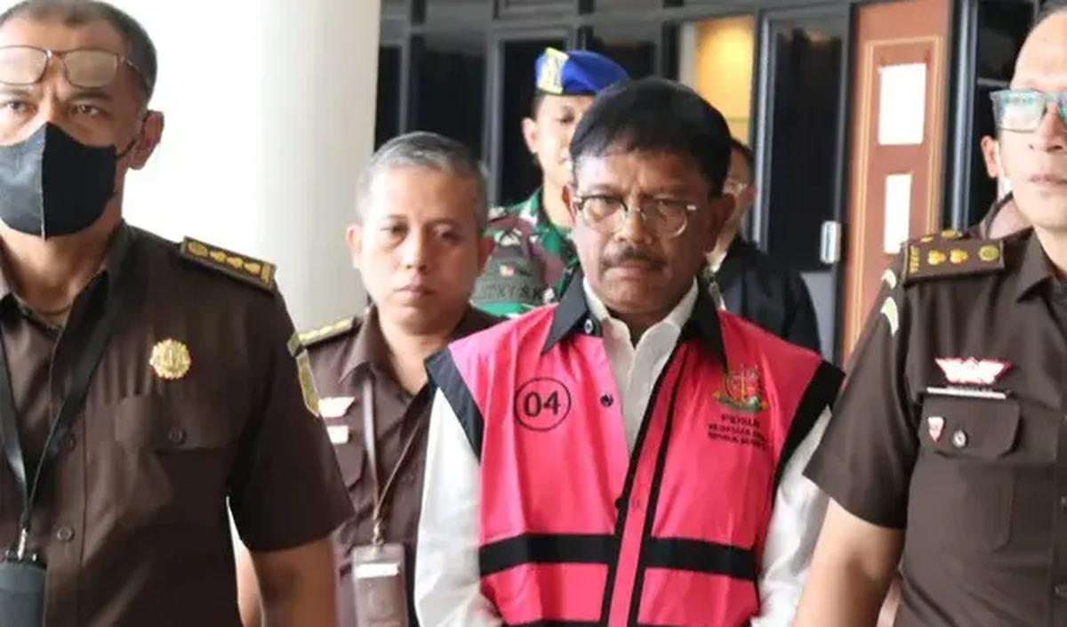 "Saya kira kalau terkait dengan penyalahgunaaan anggaran pasti lah presiden tidak akan terlibat di situ. Cuman kalau menyebut bahwa ini tugas dari presiden untuk pelaksaan dari tugas BTS itu, saya kira memang kepentingan negara," sambungnya.