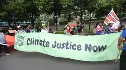 Unjuk rasa ini berlangsung jelang Sidang Umum PBB di New York, Amerika Serikat. Diketahui, Presiden Prabowo dijadwalkan akan berpidato pada 23 September 2025. (Kapanlagi.com/ Budy Santoso)