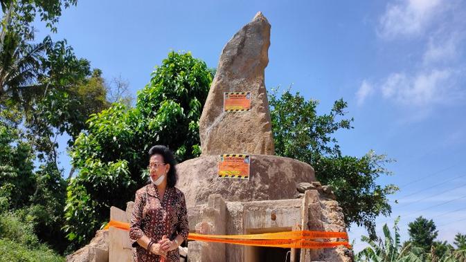 Anggota DPD RI GKR Hemas akan membawa persoalan penyegelan bakal makam tokoh adat Sunda Wiwitan Cigugur Kuningan ke legislatif. Foto (Liputan6.com / Panji Prayitno)