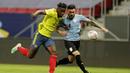 Baik Uruguay maupun Kolombia menaikkan tempo permainan di babak kedua guna memecah kebuntuan. (Foto:AP/Silvia Izquierdo)