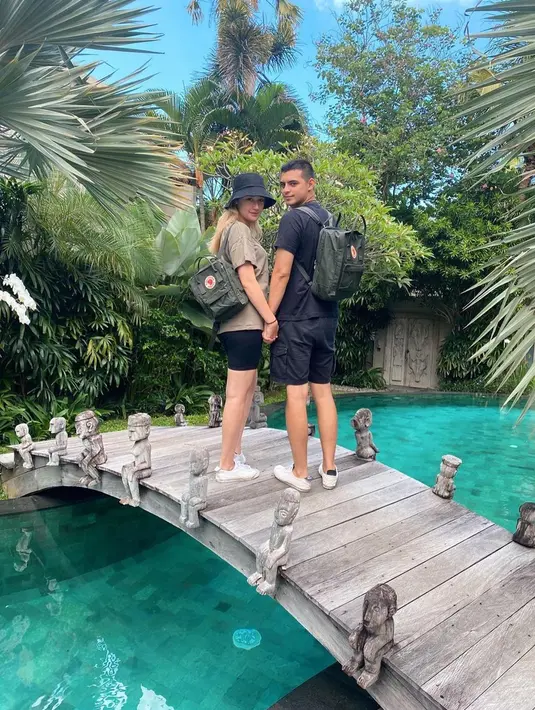 <p>Ciccio Manassero menanggapi desakan untuk segera menikahi Natasha Ryder dengan bijak. Pria 27 tahun ini lebih memilih untuk menyiapkan terlebih dahulu semua hal terkait pernikahan dengan matang. (Instagram/ciomanassero)</p>