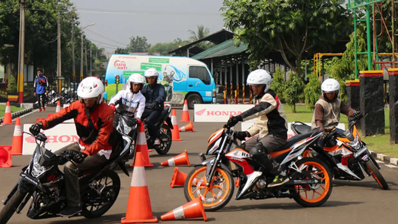 Honda AHM Gymkhana 1