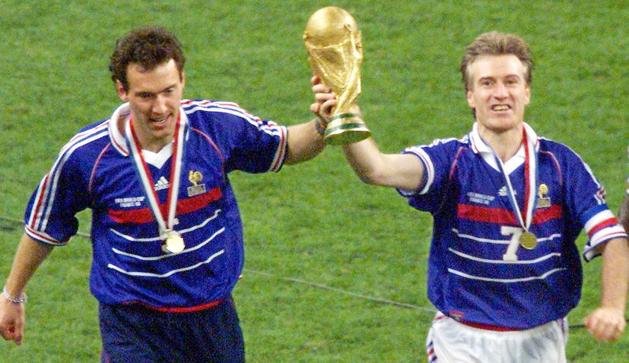 Kemenangan Prancis di Piala Dunia 2018 adalah gelar piala dunia kedua yang berhasil diraih Didier Deschamps. Sebelumnya, ia juga merupakan salah satu pemain di skuad Les Bleus yang menjuarai Piala Dunia di tahun 1998. (AFP/Thomas Coex)