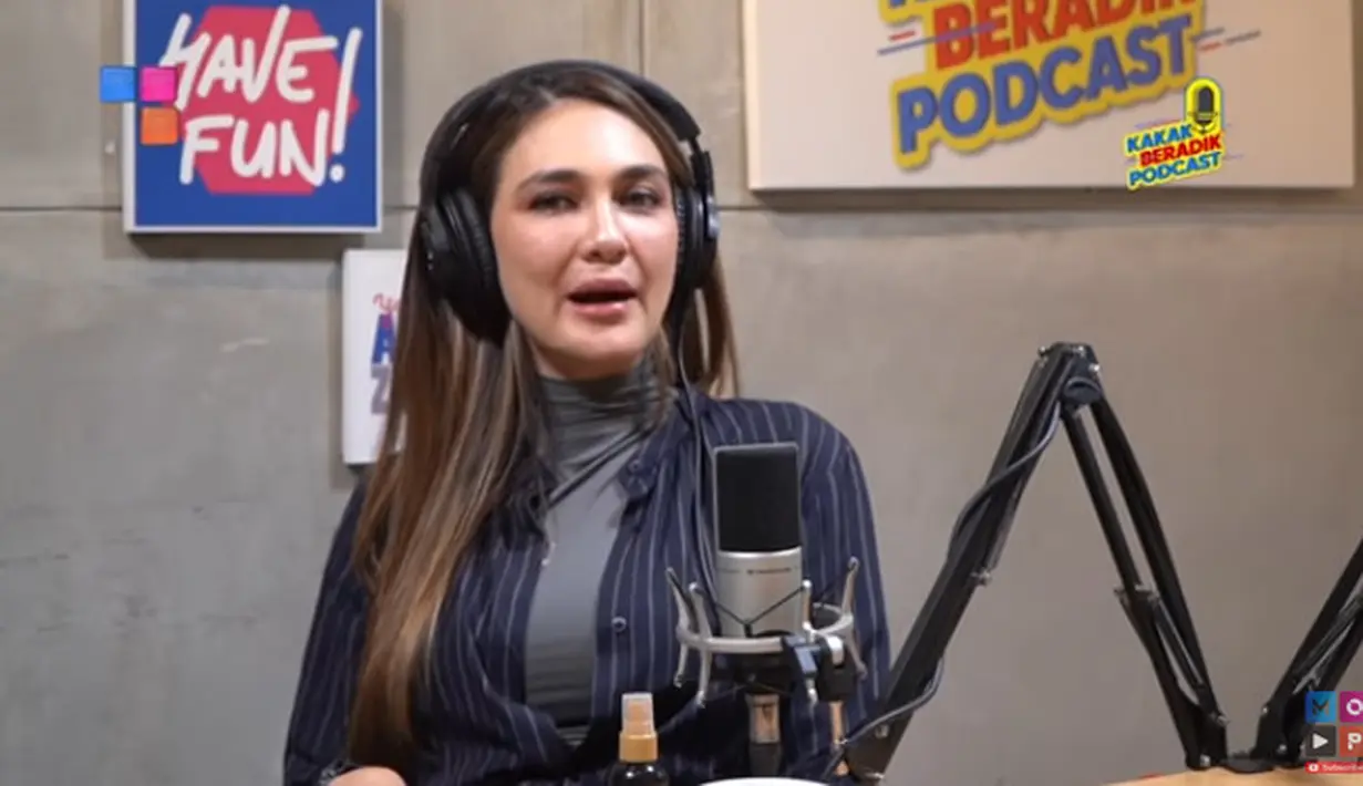 Luna Maya (Youtube/MOP Channel)