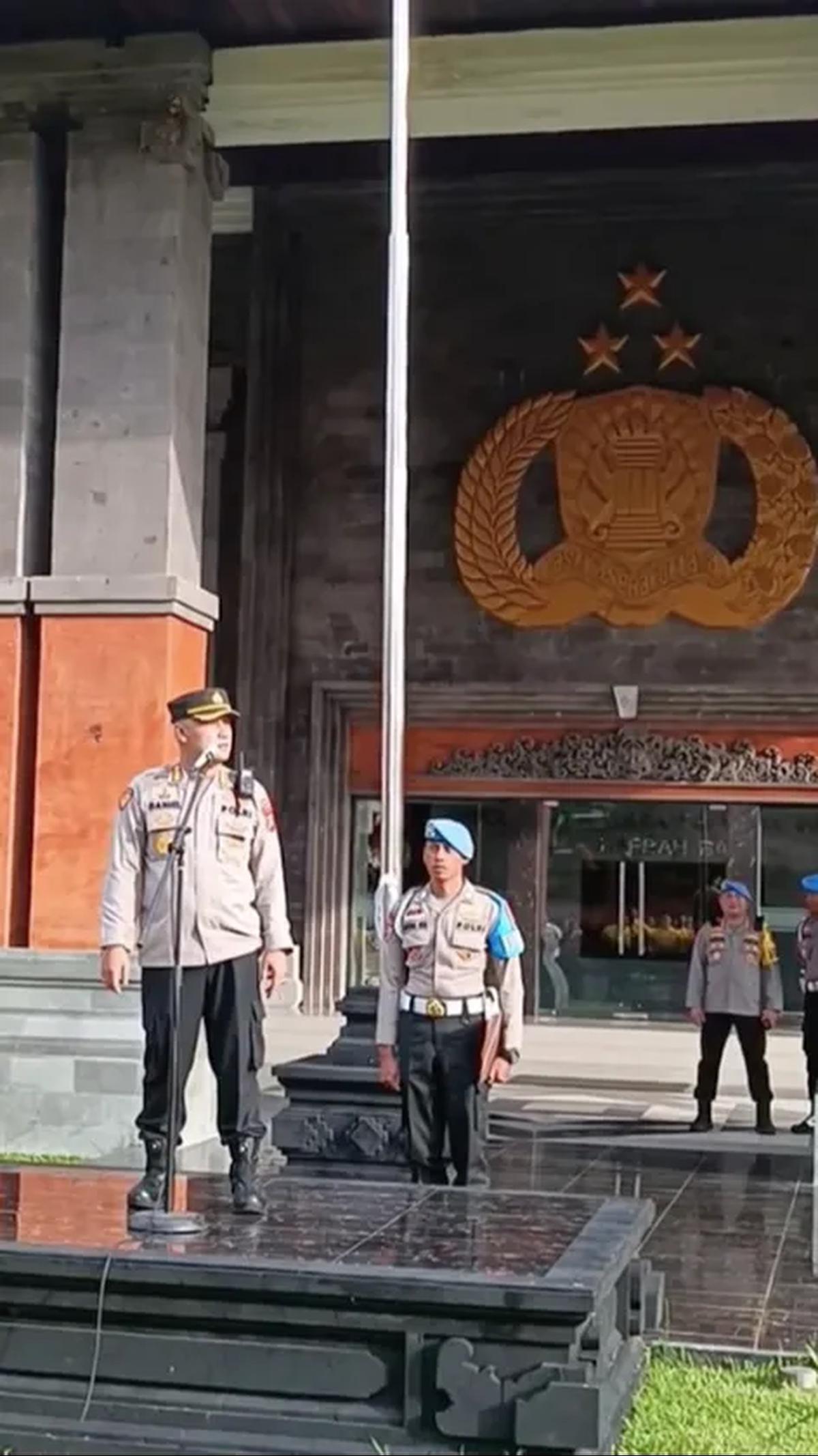 Pertanyakan Kasih Sayang Bawahan
