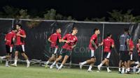 Striker Timnas Indonesia, Mauro Ziljstra berlatih di Lapangan ABC Gelora Bung Tomo, Surabaya (2/9/2025). (Bola.com/Wahyu Pratama)