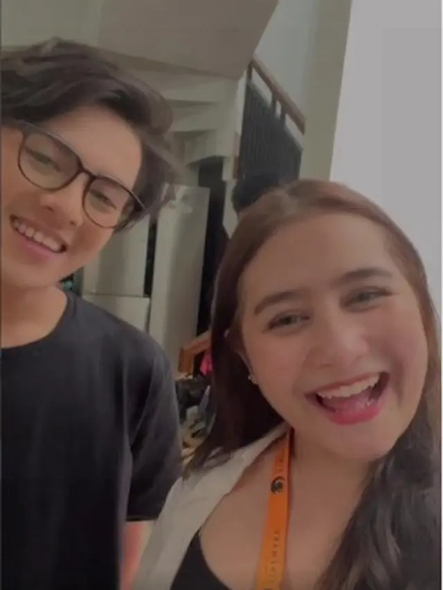Prilly Latuconsina dan Rey Bong terlibat syuting serial Dear Strangers (Foto: Instagram @prillylatuconsina96)