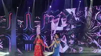 Sri Wahyuni akhirnya merasakan kemegahan panggung D’Academy 4 usai didapuk sebagai pemenang kontes Jingle Pepsodent Action 123
