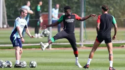 Berstatus tuan rumah, Arsenal menjadi tim yang diunggulkan dalam pertandingan ini. (Adrian DENNIS/AFP)