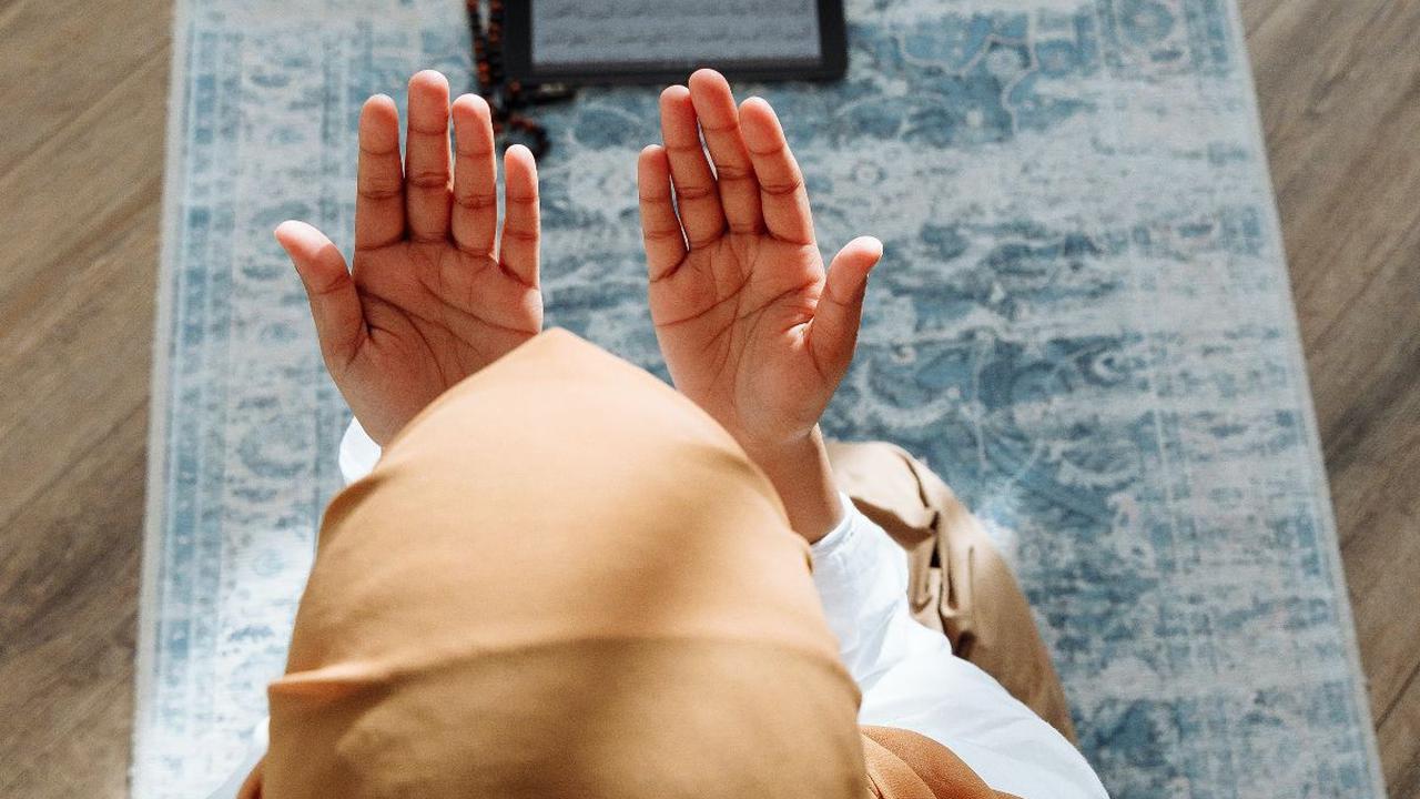 Tata Cara Sholat Rabu Wekasan, Lengkap Beserta Niat dan Hukumnya