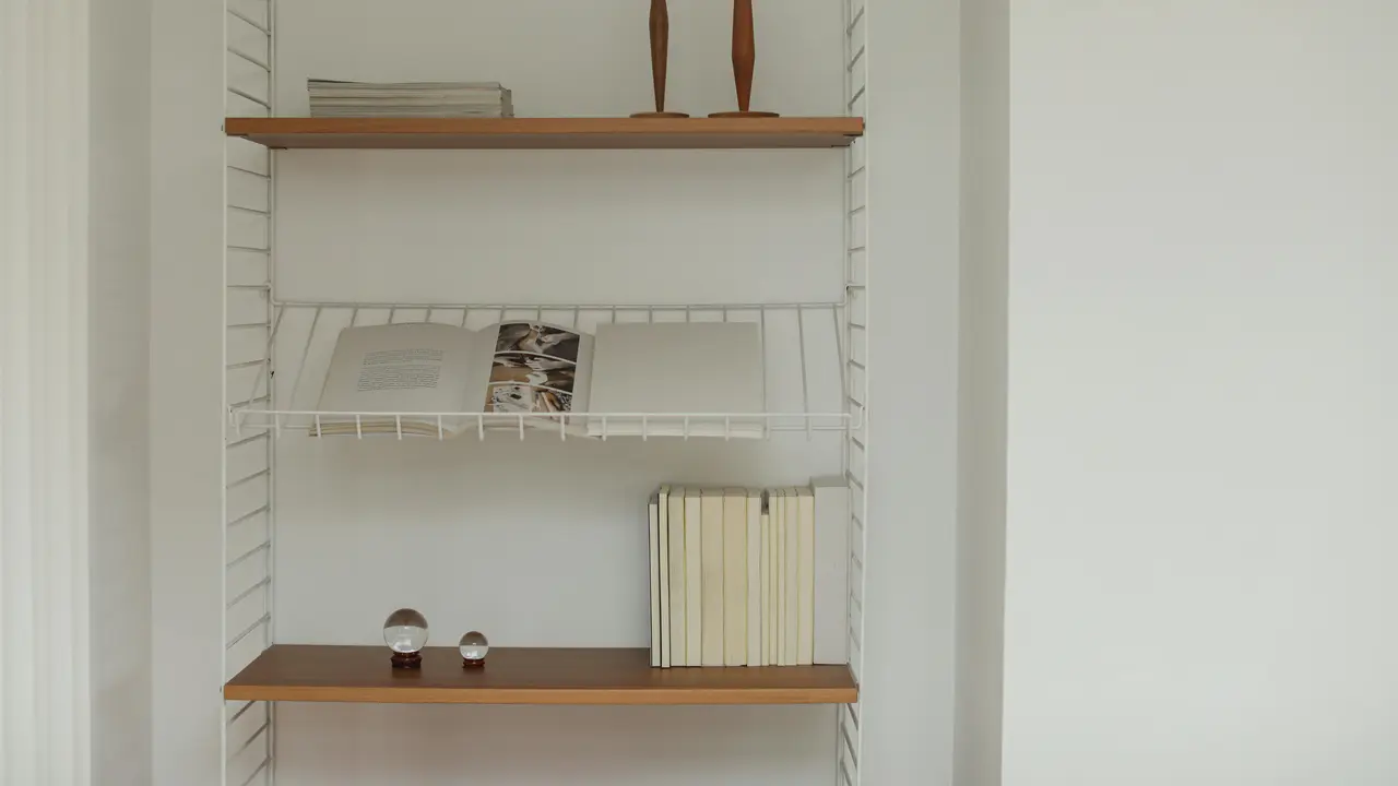 Model Rak Buku Minimalis untuk Ruangan Sempit