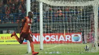Persib Harus Bisa Mematikan Pergerakan Boaz di leg kedua perempat final Piala Presiden 2015 (Bola.com/M. Ridwan)