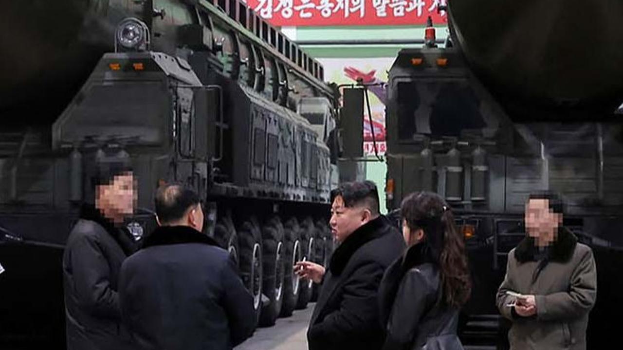 Sementara, Korea Utara sendiri membantah pihaknya mengirim senjata ke Moskow.<br>
