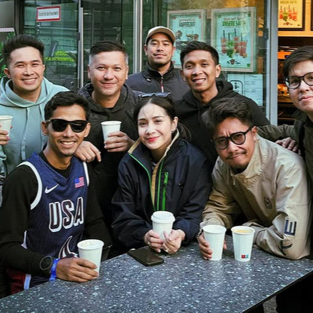 Dilaporkan Rayyanza ke Pak Ustaz, 5 Potret Ganteng Om Olik Fotografer Pribadi Keluarga 'Sultan Andara'