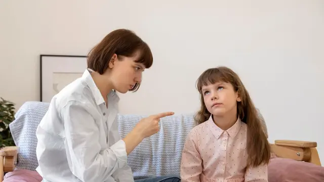 6 Tips Menghadapi Anak yang Kritis dengan Bijak (photo by freepik)