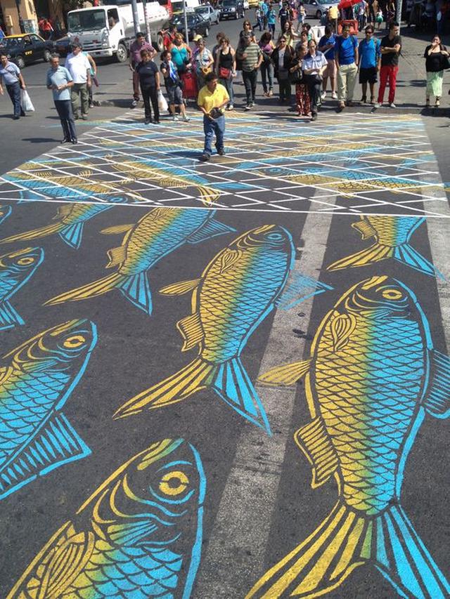 6 Potret Zebra Cross Anti-Mainstream, Tidak Hanya Garis Putih