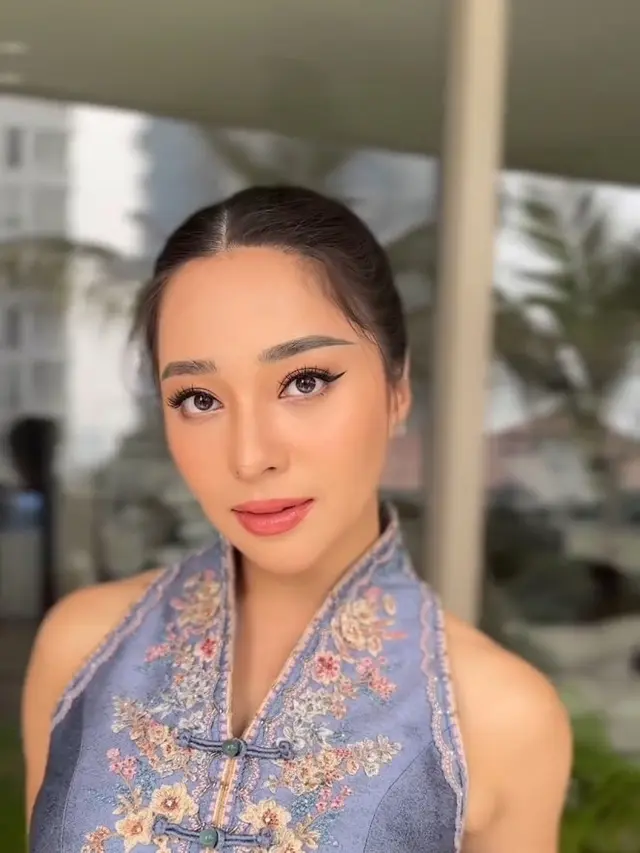 7 Potret Nikita Willy Tampil Menawan Pakai Busana Cheongsam Ini Curi Perhatian