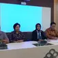 Profesor Muladi (kedua dari kanan) bersama Tim Penyusun RUU KUHP saat jumpa pers di Jakarta, Rabu (6/6/2018). (Liputan6.com/Ady Anugrahadi)