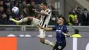 Juventus bermain lebih ofensif di babak kedua. Serangan demi serangan berusaha ditunjukkan untuk menyamakan kedudukan. Sayangnya, skuat La Vecchia Signora masih kesulitan menembus lini tengah Inter Milan. (AP/Luca Bruno)