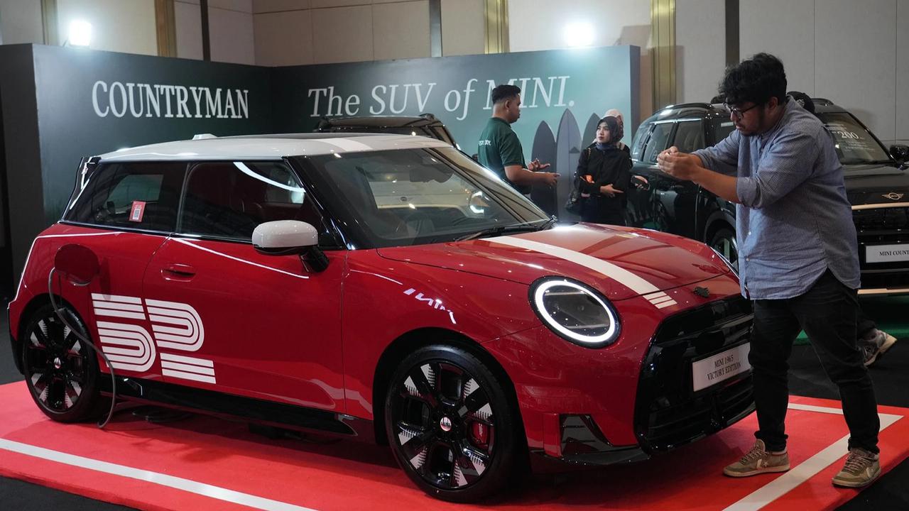 FOTO: MINI Hadirkan Edisi Terbatas 1965 Victory Edition di Indonesia